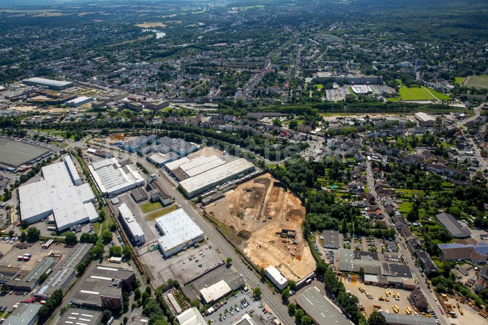 Luftaufnahme Mülheim an der Ruhr - Gewerbegebiet entlang der Weseler Straße und Stadtansicht von Mülheim an der Ruhr im Bundesland Nordrhein-Westfalen