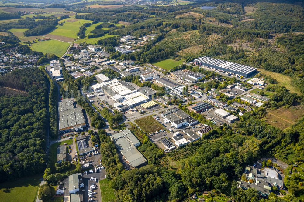 Arnsberg von oben - Gewerbegebiet entlang der Wiebelsheidestraße in Arnsberg im Bundesland Nordrhein-Westfalen, Deutschland