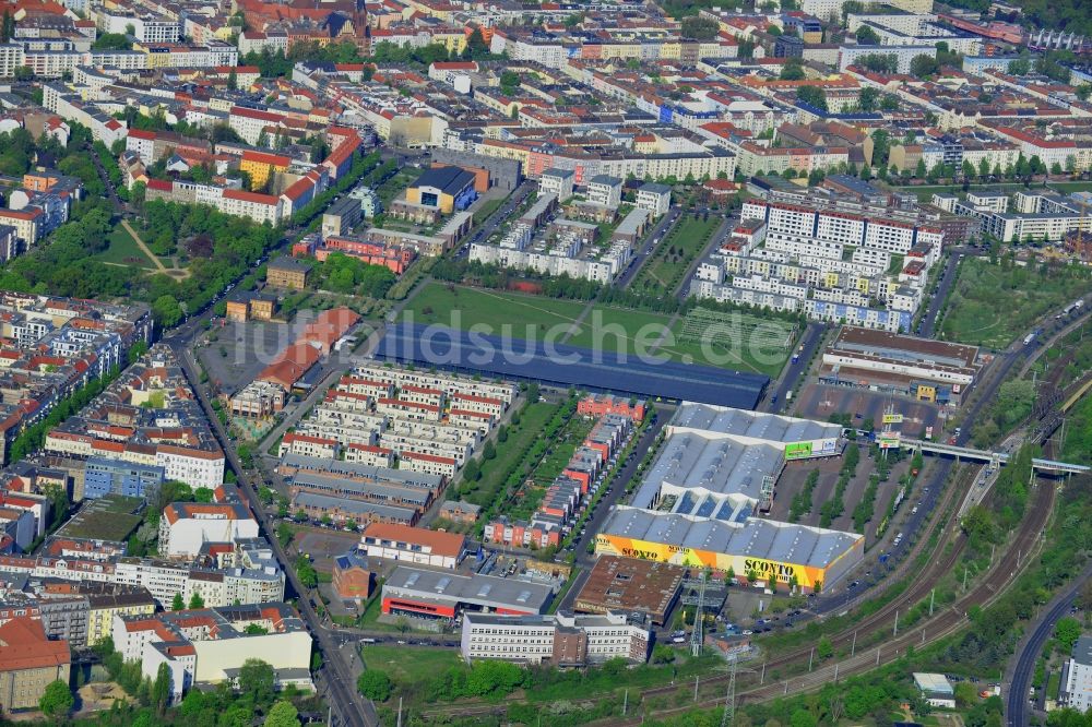 Luftaufnahme Berlin - Gewerbegebiet auf dem Entwicklungsgebiet Alter Schlachthof an der Grenze der Stadtteile Lichtenberg, Friedrichshain und Prenzlauer Berg in Berlin