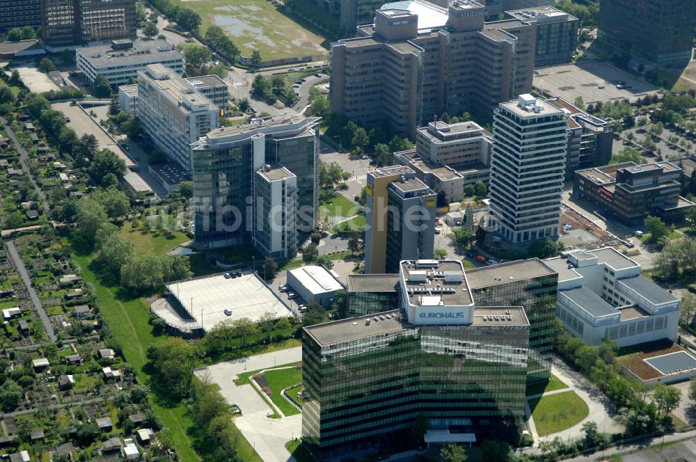 Frankfurt am Main aus der Vogelperspektive: Gewerbegebiet Farnkfurt am Main / Niederrad