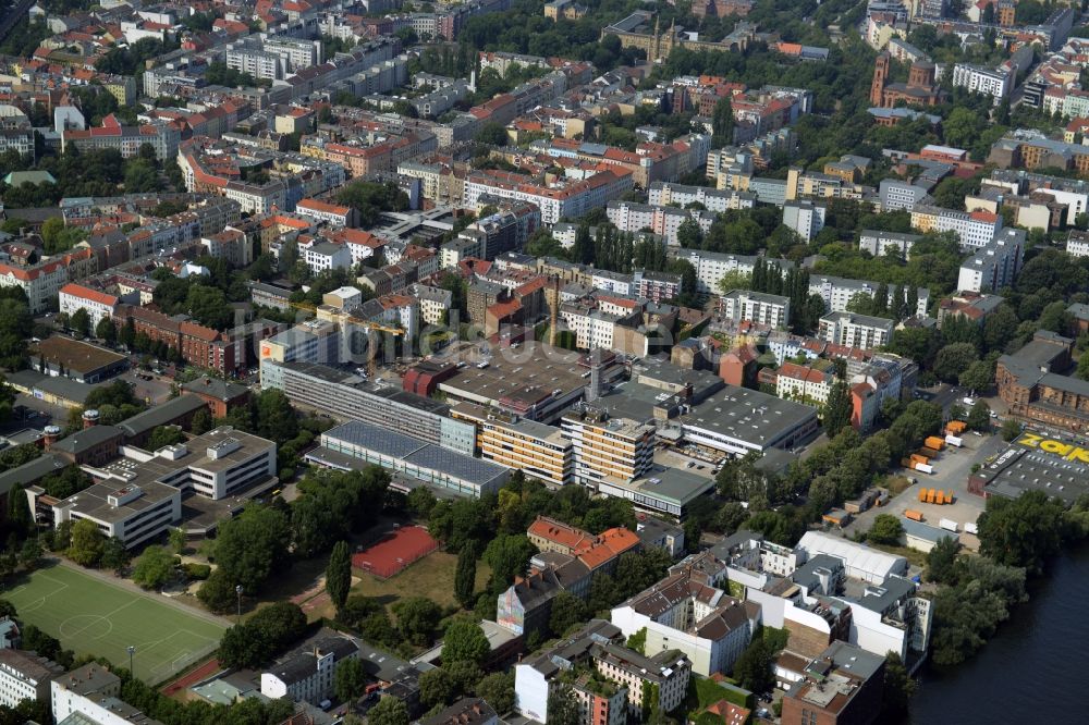 Luftaufnahme Berlin - Gewerbegebiet und Firmenansiedlung am Zeughof im Stadtteil Kreuzberg in Berlin