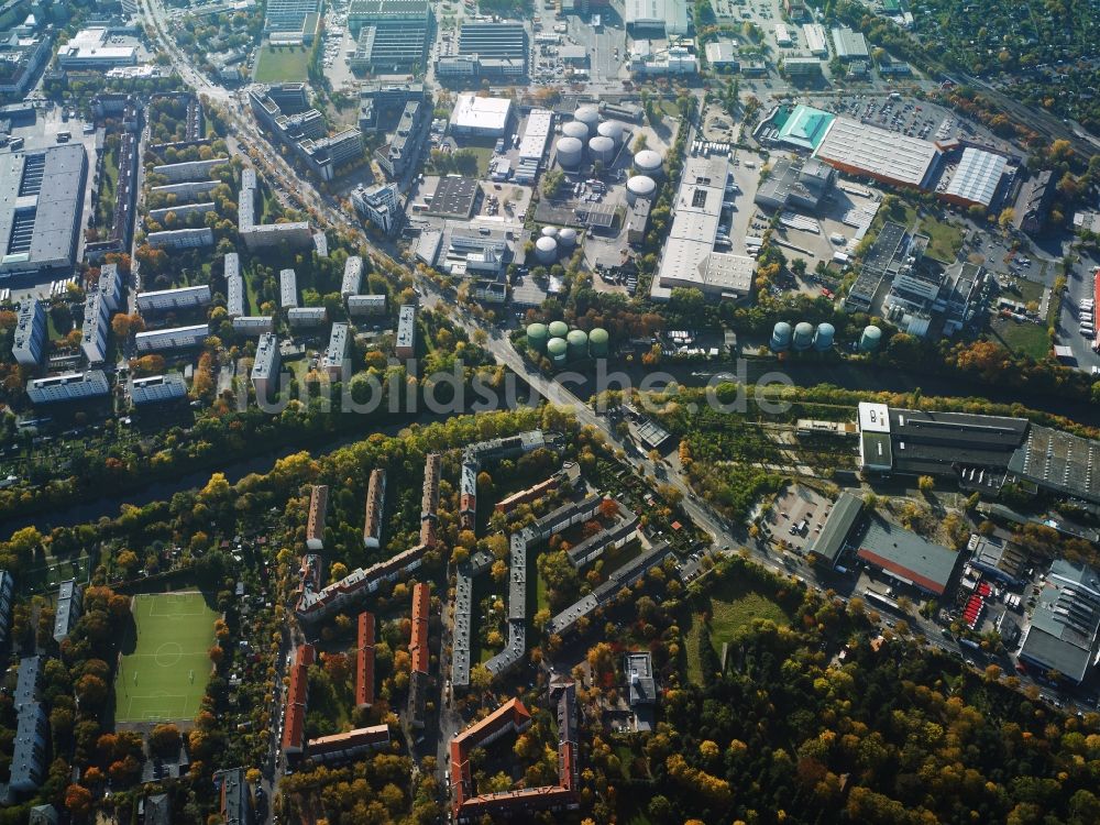 Luftbild Berlin - Gewerbegebiet und Firmengelände um den Teltowkanal am Tempelhofer Weg im Ortsteil Tempelhof in Berlin