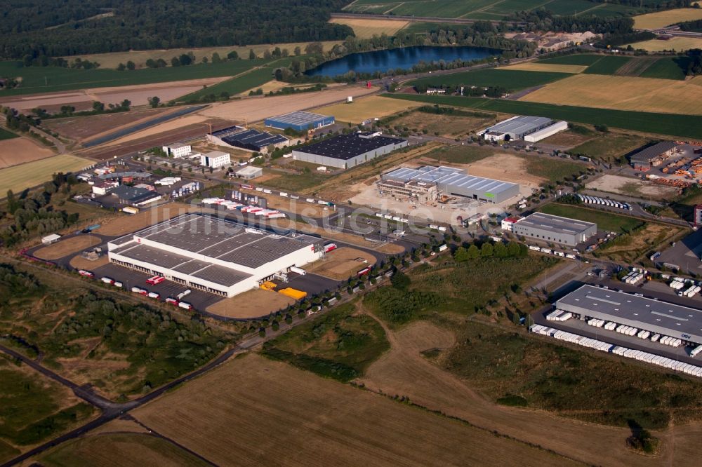 Lahr/Schwarzwald aus der Vogelperspektive: Gewerbegebiet am Flugplatz KOHLER Maschinenbau GmbH in Lahr/Schwarzwald im Bundesland Baden-Württemberg, Deutschland