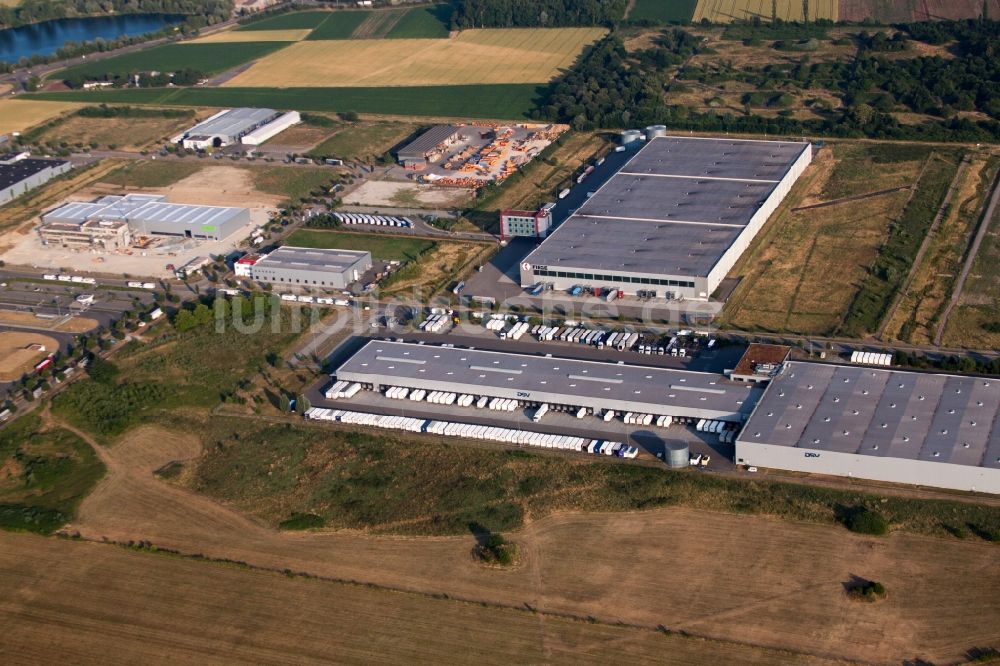 Luftbild Lahr/Schwarzwald - Gewerbegebiet am Flugplatz Logistikunternehmen DSV Solutions GmbH in Lahr/Schwarzwald im Bundesland Baden-Württemberg, Deutschland