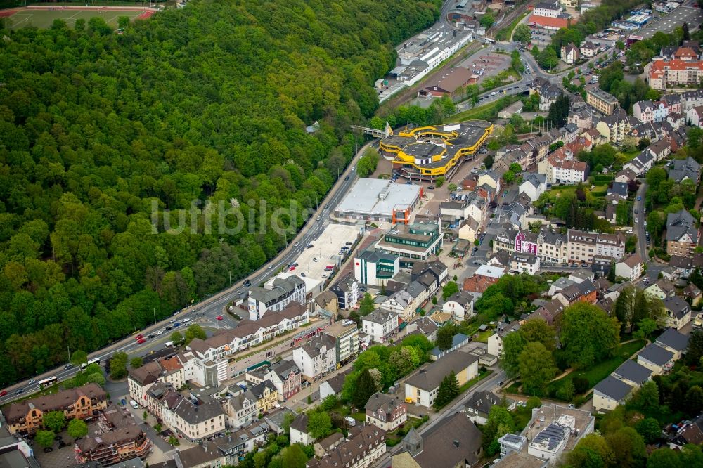 Ennepetal aus der Vogelperspektive: Gewerbegebiet Gasstraße - Neustraße mit gelben Haus Ennepetal in Ennepetal im Bundesland Nordrhein-Westfalen