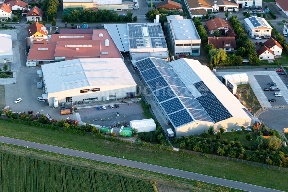 Luftaufnahme Hatzenbühl - Gewerbegebiet Im Gereut mit WWS Metallformen GmbH und HGGS LaserCUT GmbH & Co. KG in Hatzenbühl im Bundesland Rheinland-Pfalz