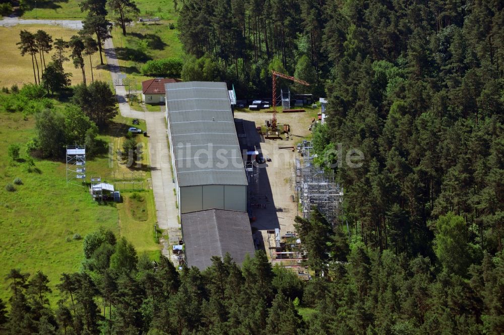 Luftaufnahme Bernau Waldfrieden - Gewerbegebiet mit Gerüstbaufirma an der Basdorfer Straße im Stadtteil Waldfrieden von Bernau in Brandenburg