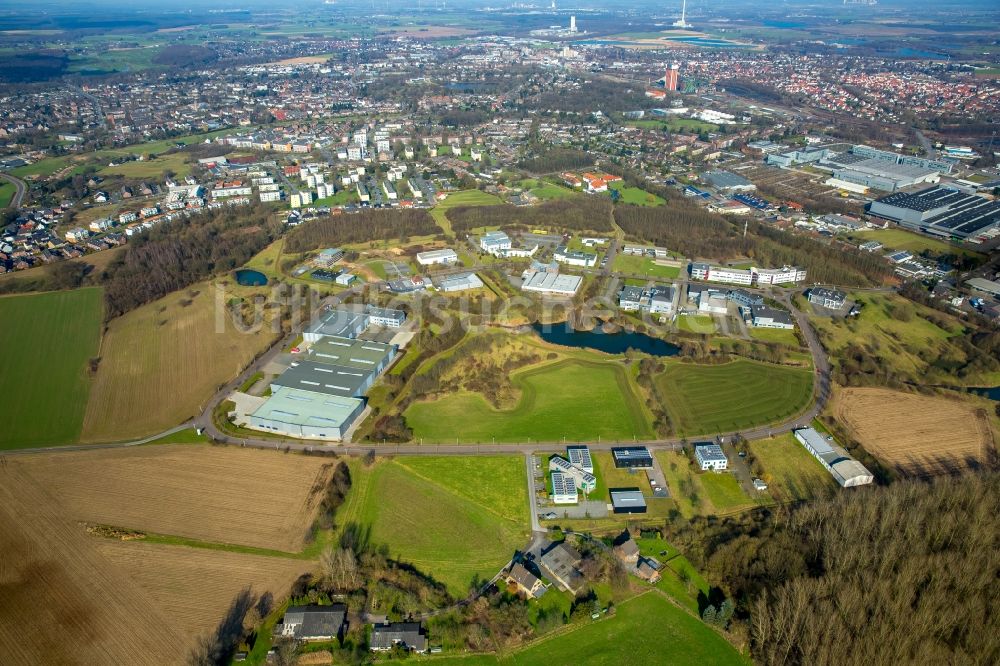 Luftaufnahme Kamp-Lintfort - Gewerbegebiet Gewerbe- und Technologiepark Dieprahm und Firmengebäude an der Carl-Friedrich-Gauß-Straße im Süden von Kamp-Lintfort im Bundesland Nordrhein-Westfalen