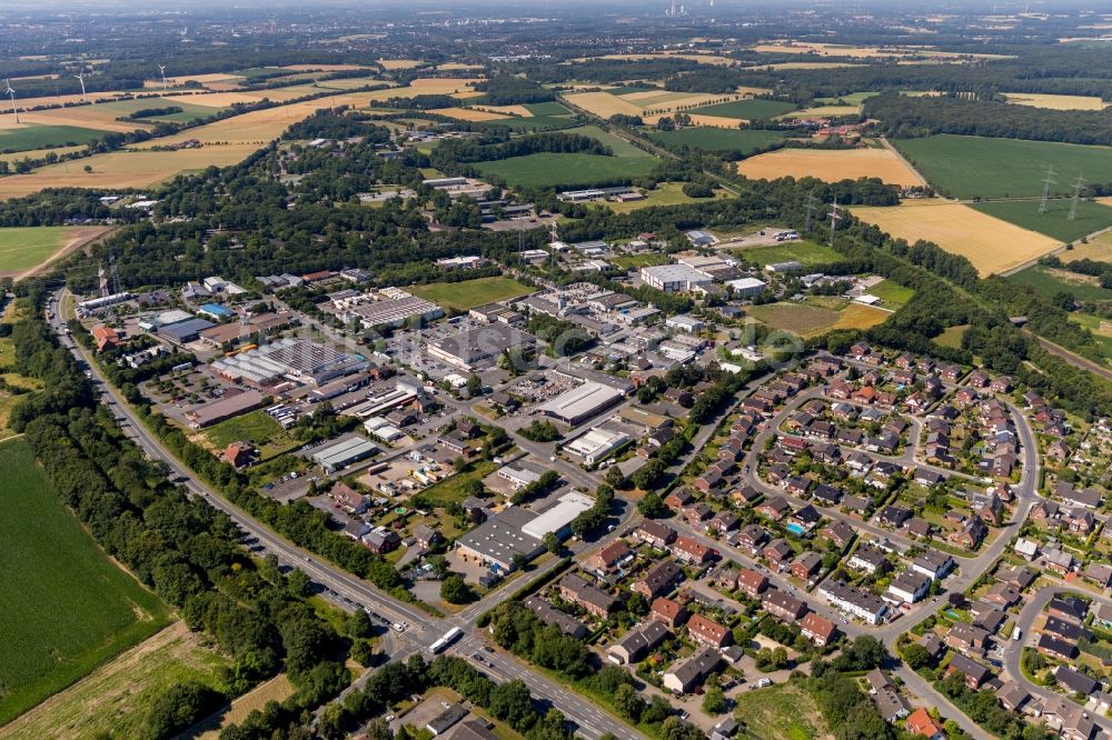 Ahlen aus der Vogelperspektive: Gewerbegebiet Gewerbegebiet Kleinwellenfeld in Ahlen im Bundesland Nordrhein-Westfalen, Deutschland