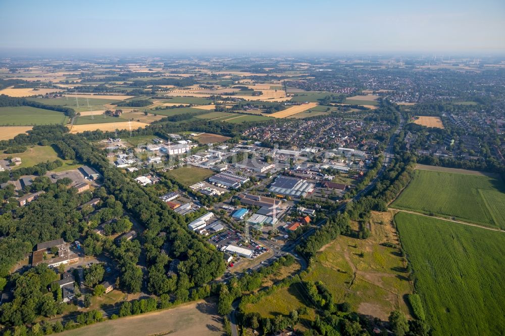 Ahlen aus der Vogelperspektive: Gewerbegebiet Gewerbegebiet Kleinwellenfeld in Ahlen im Bundesland Nordrhein-Westfalen, Deutschland