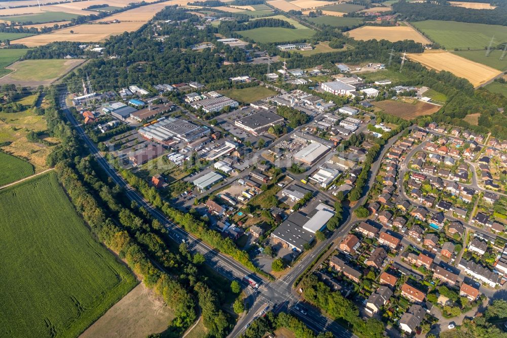 Ahlen von oben - Gewerbegebiet Gewerbegebiet Kleinwellenfeld in Ahlen im Bundesland Nordrhein-Westfalen, Deutschland