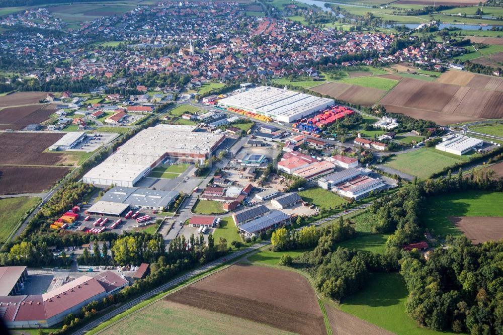 Knetzgau aus der Vogelperspektive: Gewerbegebiet Gewerbegebiet An der Siechkapelle in Knetzgau im Bundesland Bayern, Deutschland