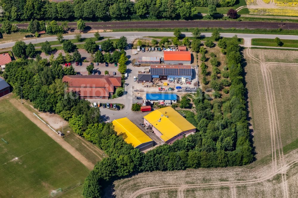 Göhl von oben - Gewerbegebiet in Göhl im Bundesland Schleswig-Holstein, Deutschland