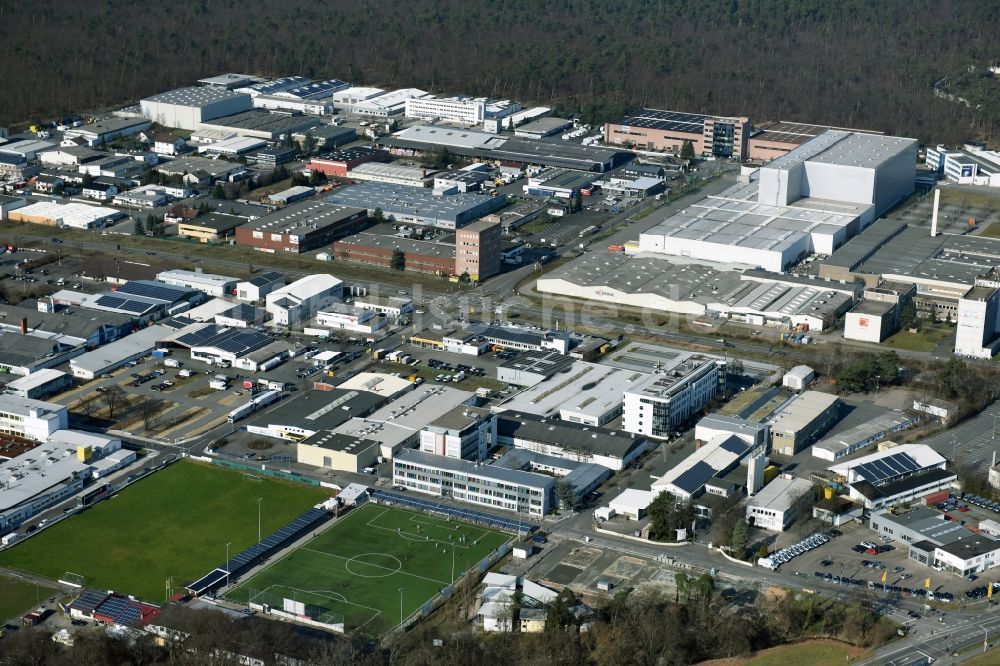 Pfungstadt von oben - Gewerbegebiet Gottlieb-Daimler-Straße - Robert-Bosch-Straße in Pfungstadt im Bundesland Hessen