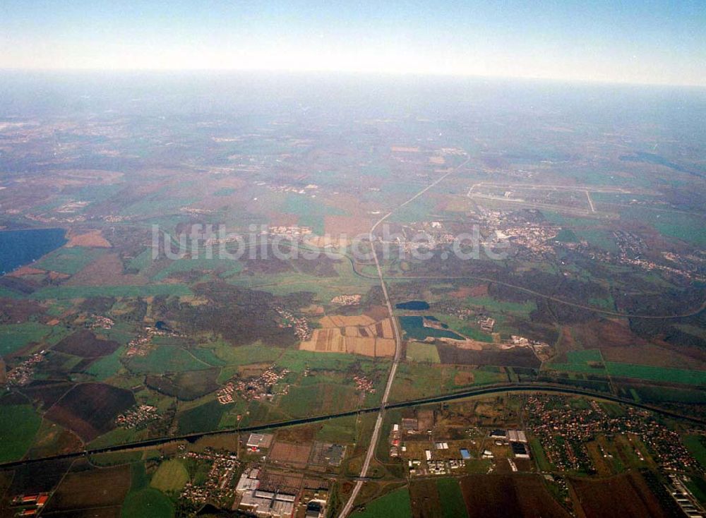 Luftaufnahme Leipzig - Gröbers - Gewerbegebiet Großkugel an der BAB A14 (Nähe Schkeuditzer Kreuz) ein Projekt der HVB Immobilienmanagement AG Blick nach Nord im Bild auch Flughafen Leipzig - Halle 06