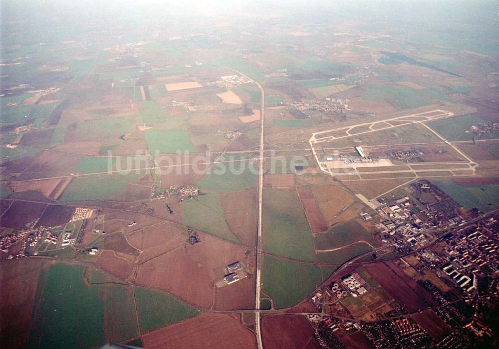 Luftaufnahme Leipzig - Gröbers - Gewerbegebiet Großkugel an der BAB A14 (Nähe Schkeuditzer Kreuz) ein Projekt der HVB Immobilienmanagement AG Blick nach Nord im Bild auch Flughafen Leipzig - Halle 06