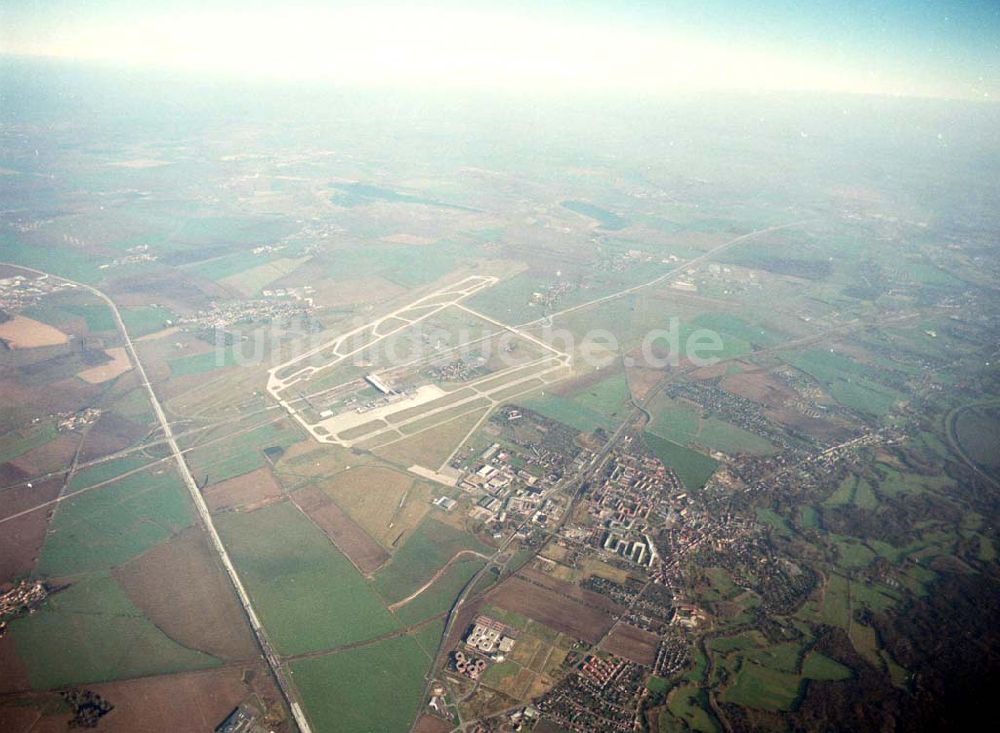 Luftaufnahme Leipzig - Gröbers - Gewerbegebiet Großkugel an der BAB A14 (Nähe Schkeuditzer Kreuz) ein Projekt der HVB Immobilienmanagement AG Blick nach Nordost im Bild auch Flughafen Leipzig - Halle 06