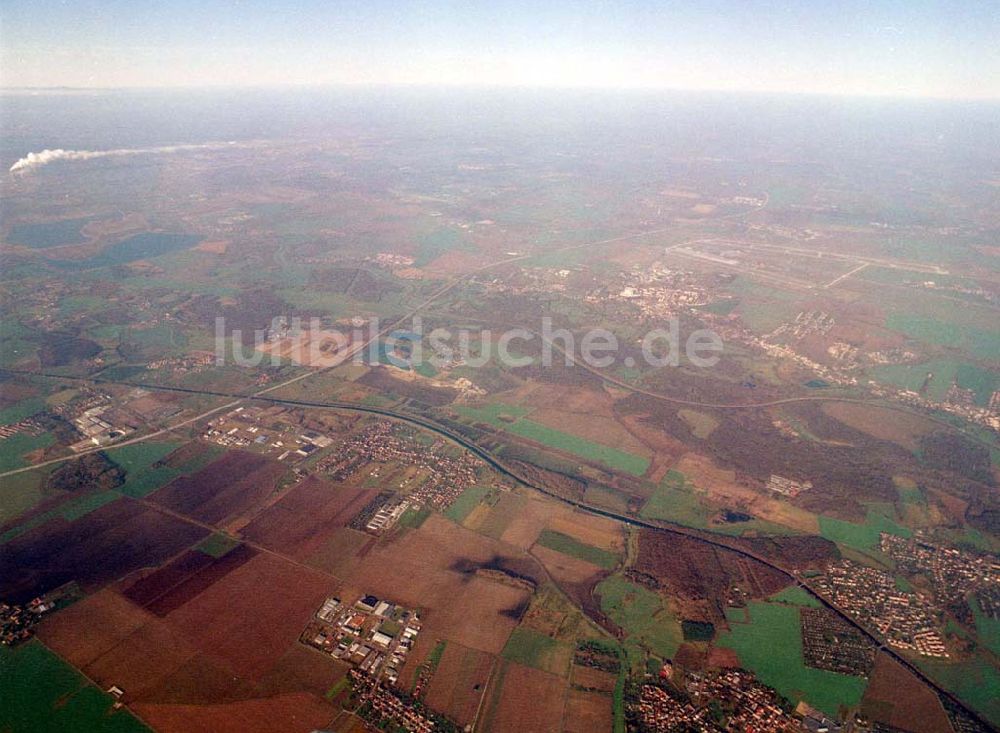 Leipzig - Gröbers aus der Vogelperspektive: Gewerbegebiet Großkugel an der BAB A14 (Nähe Schkeuditzer Kreuz) ein Projekt der HVB Immobilienmanagement AG Blick nach Nordwest im Bild auch Flughafen Leipzig - Halle 06