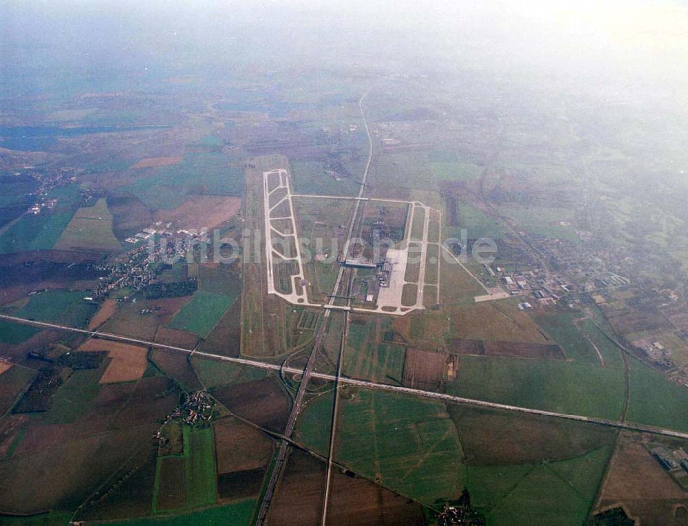 Luftbild Leipzig - Gröbers - Gewerbegebiet Großkugel an der BAB A14 (Nähe Schkeuditzer Kreuz) ein Projekt der HVB Immobilienmanagement AG Blick nach Ost im Bild auch Flughafen Leipzig - Halle 06