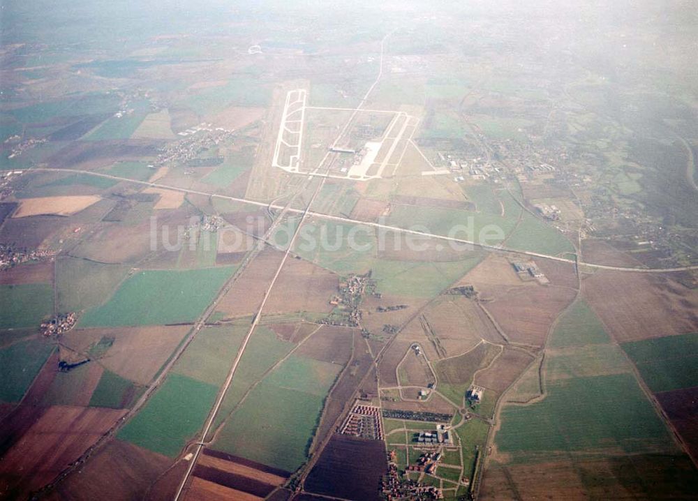 Luftbild Leipzig - Gröbers - Gewerbegebiet Großkugel an der BAB A14 (Nähe Schkeuditzer Kreuz) ein Projekt der HVB Immobilienmanagement AG Blick nach Ost im Bild auch Flughafen Leipzig - Halle 06