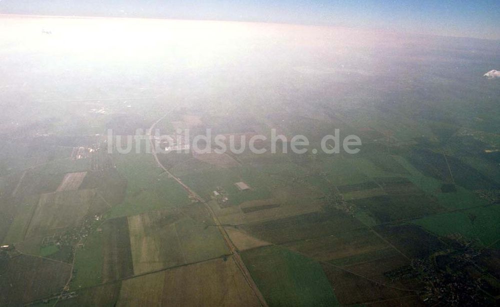 Luftaufnahme Leipzig - Gröbers - Gewerbegebiet Großkugel an der BAB A14 (Nähe Schkeuditzer Kreuz) ein Projekt der HVB Immobilienmanagement AG Blick nach Süd, rechts Halle - Ost, links Sckeuditz 06