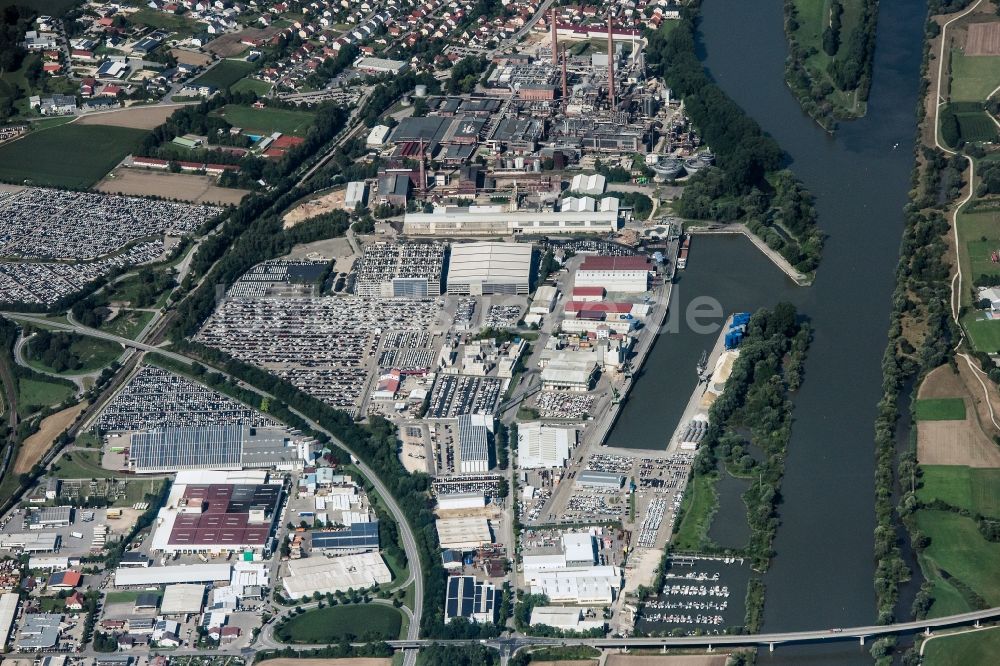 Luftaufnahme Saal an der Donau - Gewerbegebiet und Hafen in Saal an der Donau im Bundesland Bayern, Deutschland