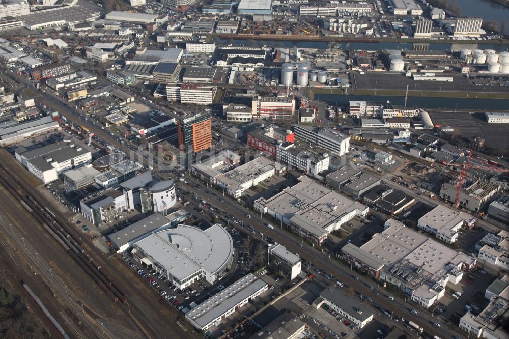 Frankfurt am Main aus der Vogelperspektive: Gewerbegebiet an der Hanauer Landstraße in Frankfurt am Main im Bundesland Hessen