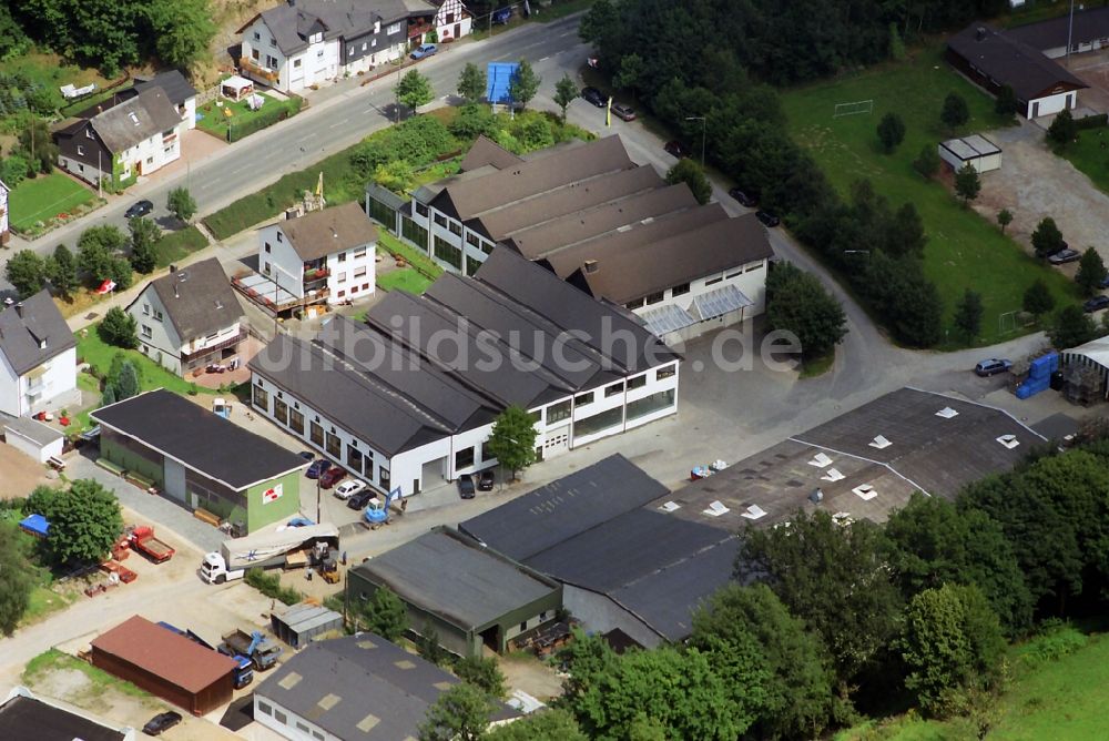 Lennestadt aus der Vogelperspektive: Gewerbegebiet mit Handwerksbetrieben und Kleinindustrie in Lennestadt in Nordrhein-Westfalen