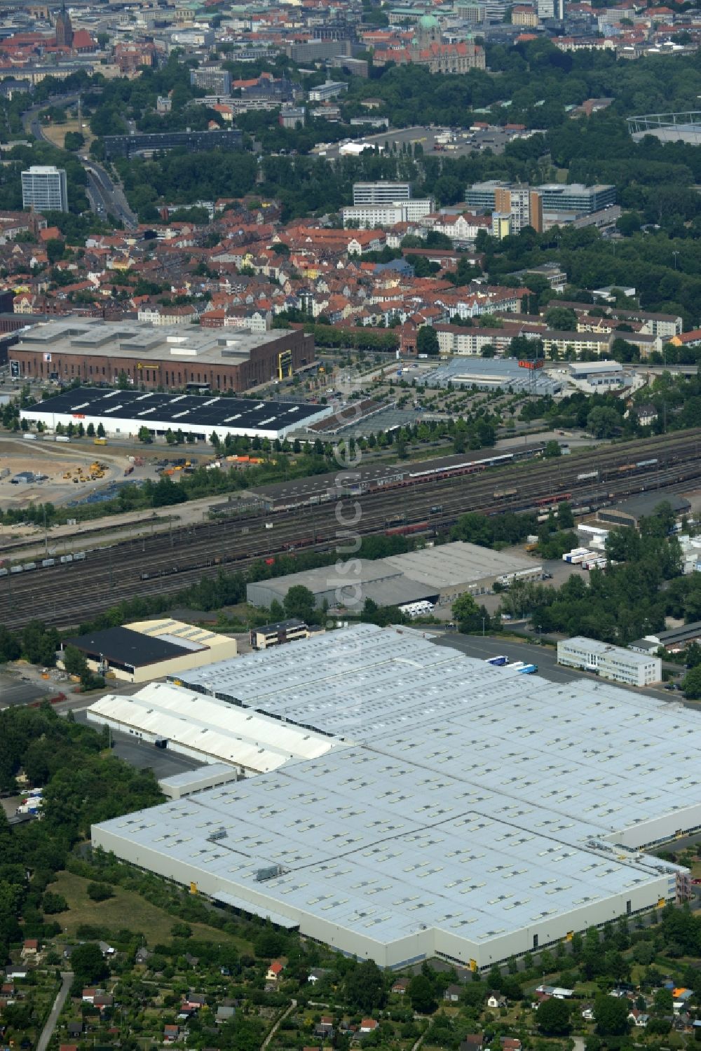 Hannover aus der Vogelperspektive: Gewerbegebiet in Hannover im Bundesland Niedersachsen