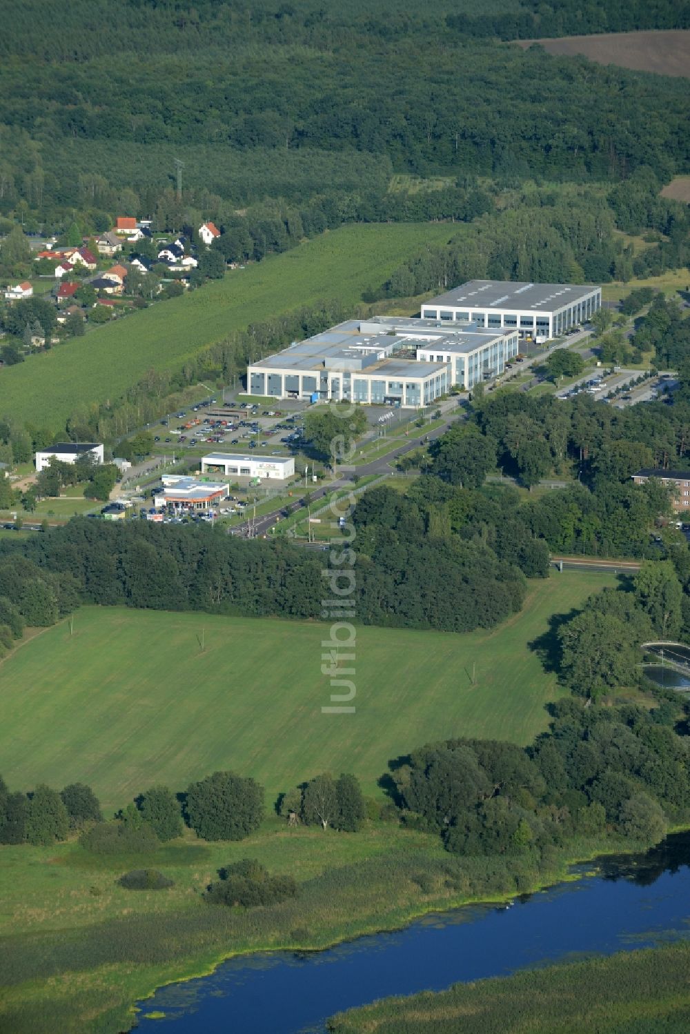 Rathenow aus der Vogelperspektive: Gewerbegebiet Heidefeld im Süden von Rathenow im Bundesland Brandenburg