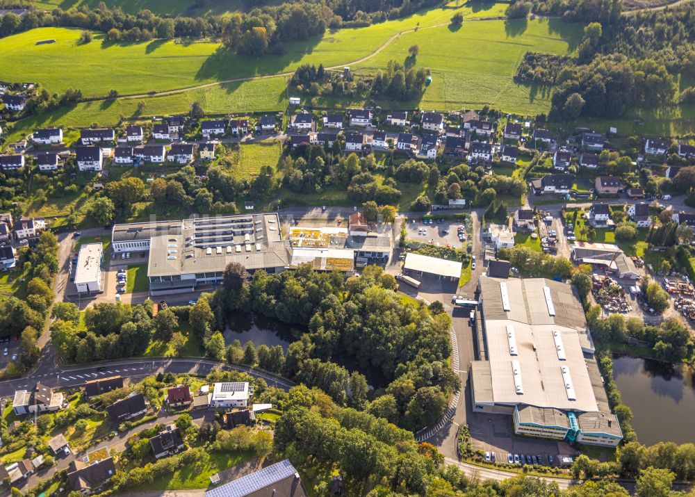 Hilchenbach von oben - Gewerbegebiet in Hilchenbach im Bundesland Nordrhein-Westfalen, Deutschland