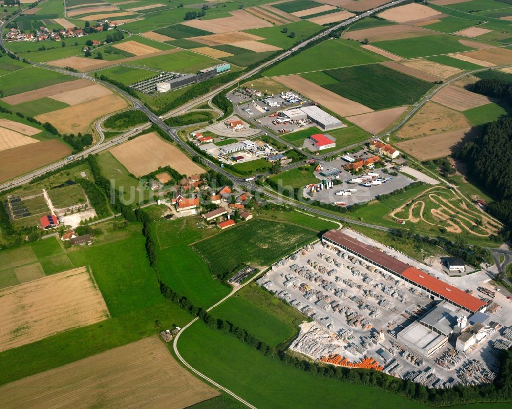 Luftaufnahme Hilpertsweiler - Gewerbegebiet in Hilpertsweiler im Bundesland Bayern, Deutschland