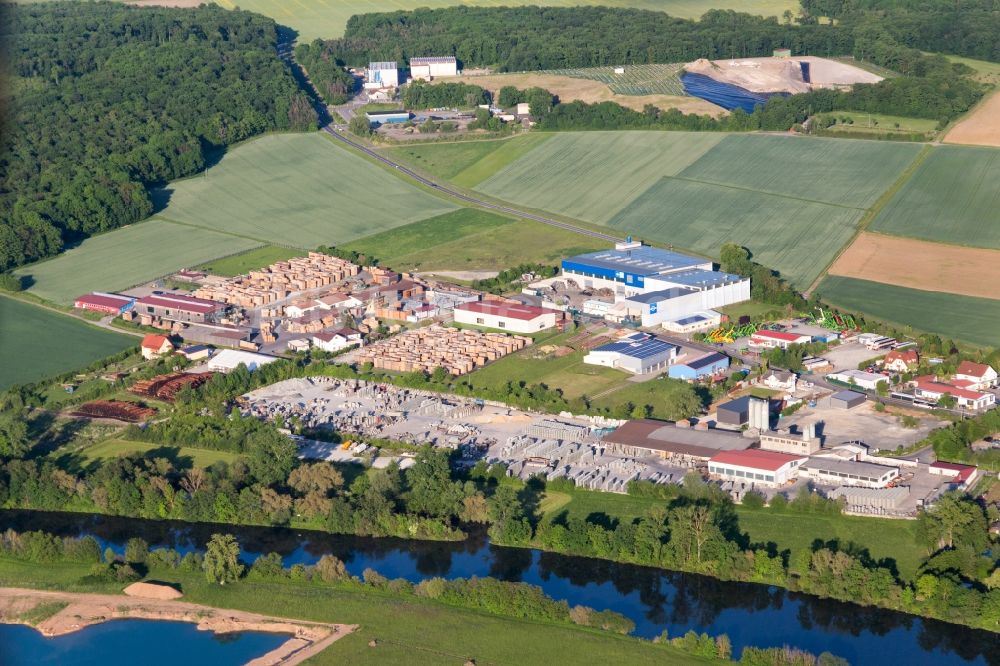 Wonfurt von oben - Gewerbegebiet mit Hochrein Beton GmbH und Sägewerk Reitz GmbH in Wonfurt im Bundesland Bayern, Deutschland