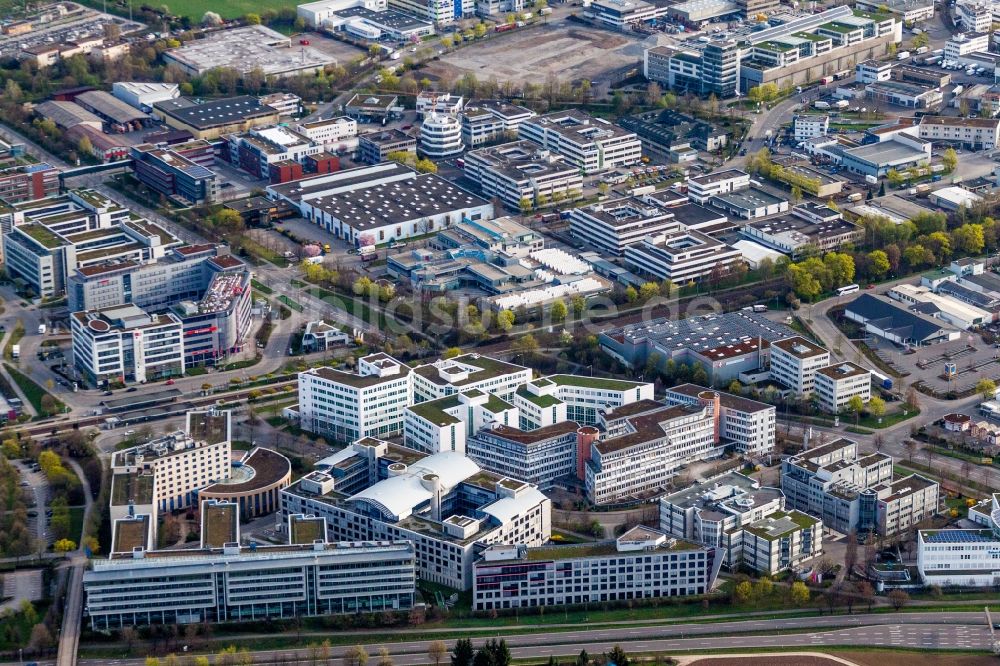 Luftbild Stuttgart - Gewerbegebiet mit Holiday Inn Stuttgart und VPV Versicherungen in Stuttgart im Bundesland Baden-Württemberg, Deutschland