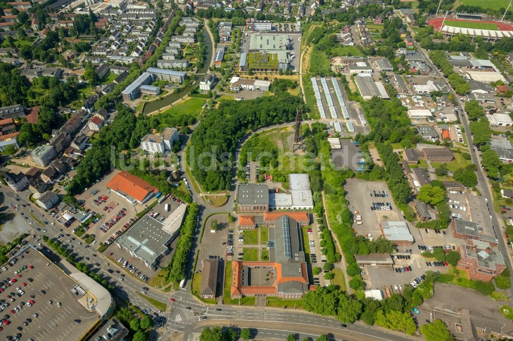 Luftaufnahme Bochum - Gewerbegebiet Holland mit der stillgelegten Zeche Holland im Ortsteil Wattenscheid in Bochum im Bundesland Nordrhein-Westfalen, Deutschland