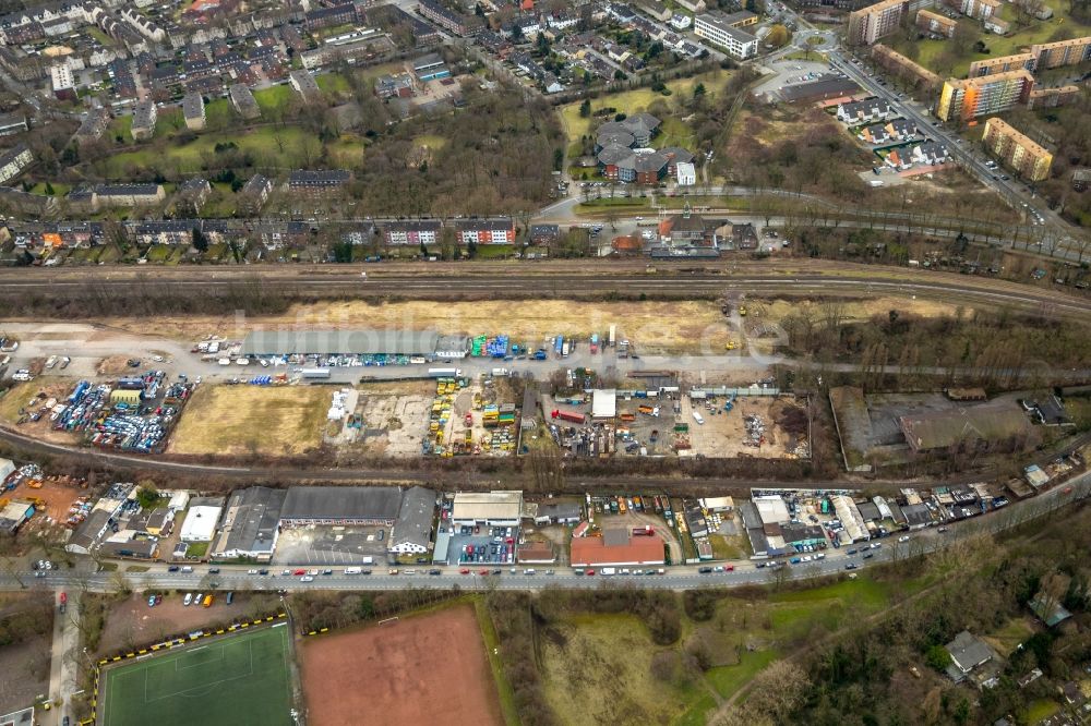 Duisburg von oben - Gewerbegebiet Im Holtkamp im Ortsteil Hamborn in Duisburg im Bundesland Nordrhein-Westfalen