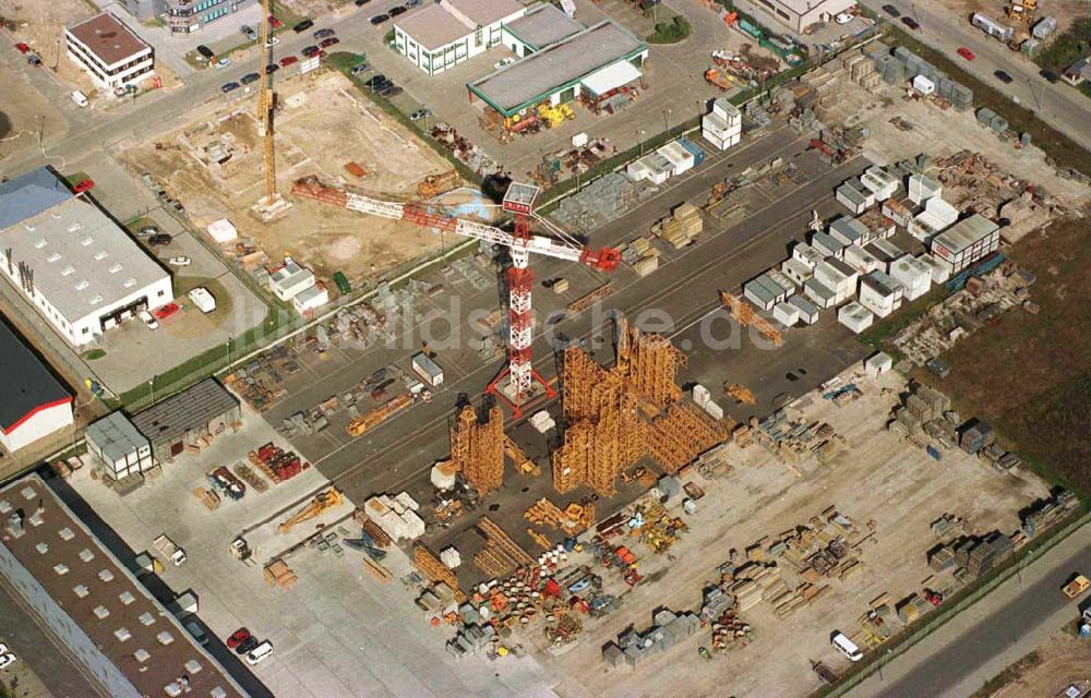 Hoppegarten aus der Vogelperspektive: Gewerbegebiet Hoppegarten / Gelände der ILBAU Bau Holding AG (Firmensitz in der Pohlstraße 20, 10785 Bln., 030-25453265