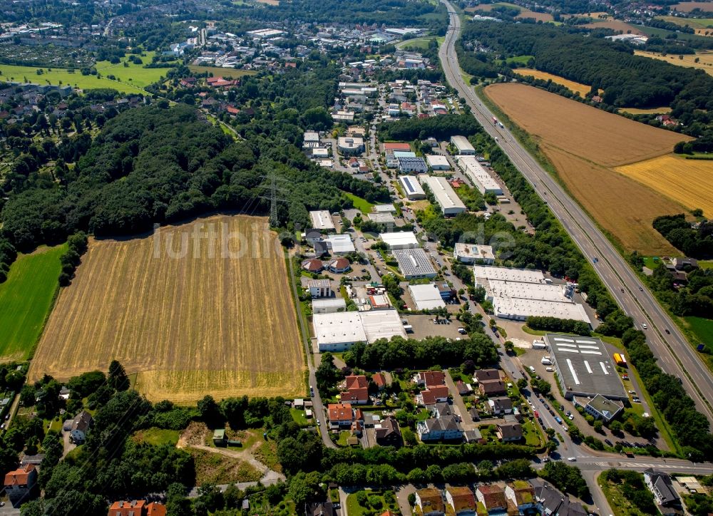 Luftaufnahme Witten - Gewerbegebiet und Industriegebiet am Wullener Feld entlang der Autobahn A44 im Ortsteil Wullen in Witten im Bundesland Nordrhein-Westfalen