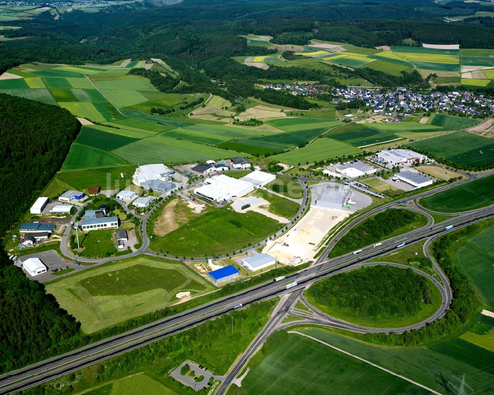 Industriepark von oben - Gewerbegebiet in Industriepark im Bundesland Rheinland-Pfalz, Deutschland