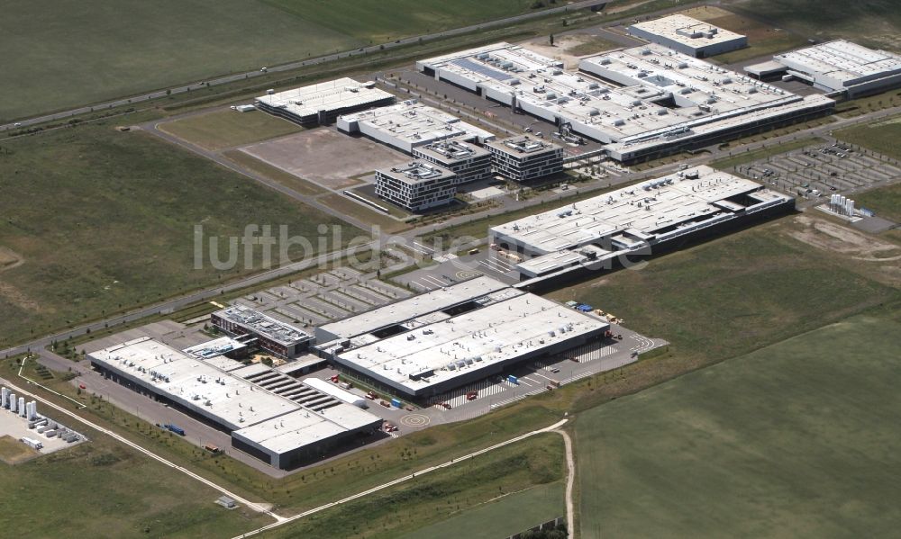 Wolfen OT Thalheim aus der Vogelperspektive: Gewerbegebiet- und Industriestandort Solar Valley in Wolfen OT Thalheim in Sachsen-Anhalt