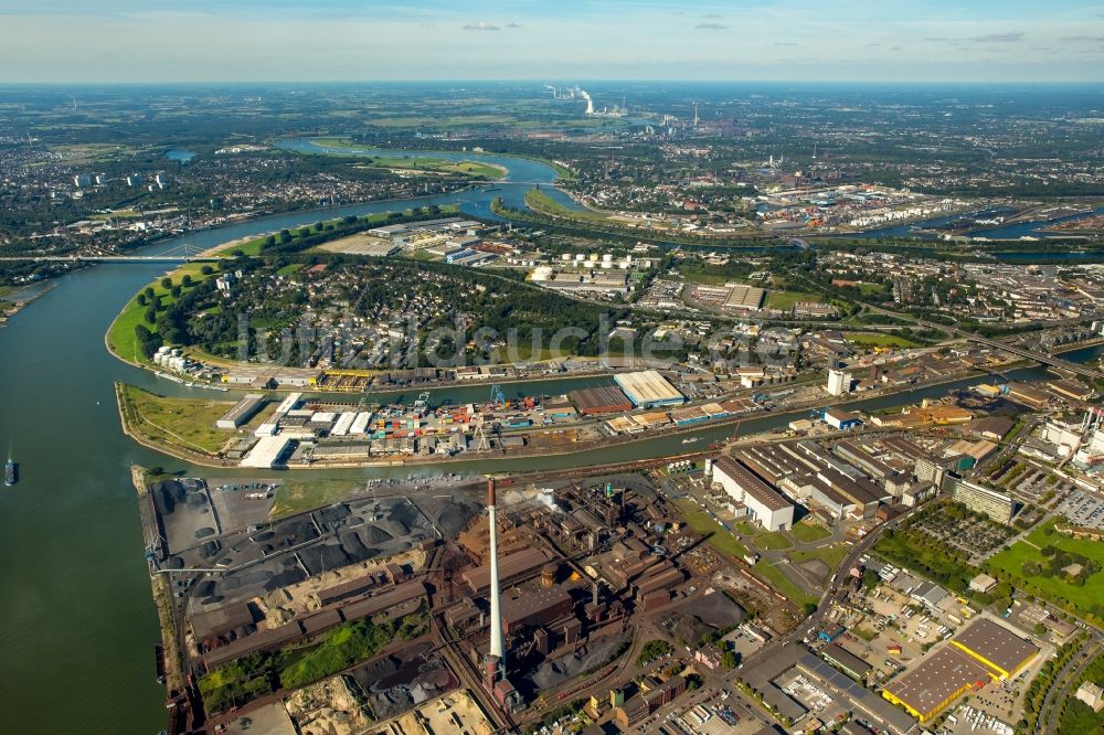 Duisburg aus der Vogelperspektive: Gewerbegebiet Kasseler Feld am Ufer des Rhein in Duisburg im Bundesland Nordrhein-Westfalen