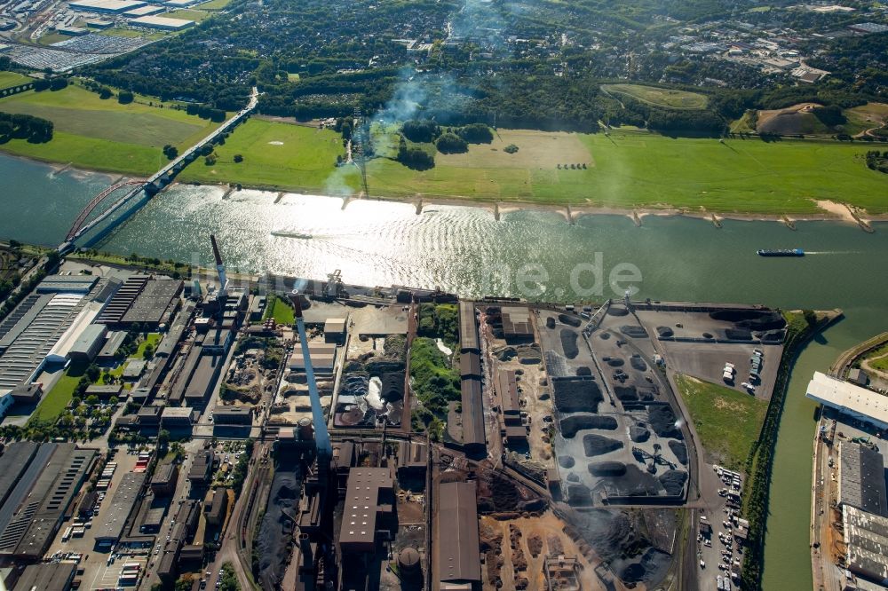 Luftaufnahme Duisburg - Gewerbegebiet Kasseler Feld am Ufer des Rhein in Duisburg im Bundesland Nordrhein-Westfalen