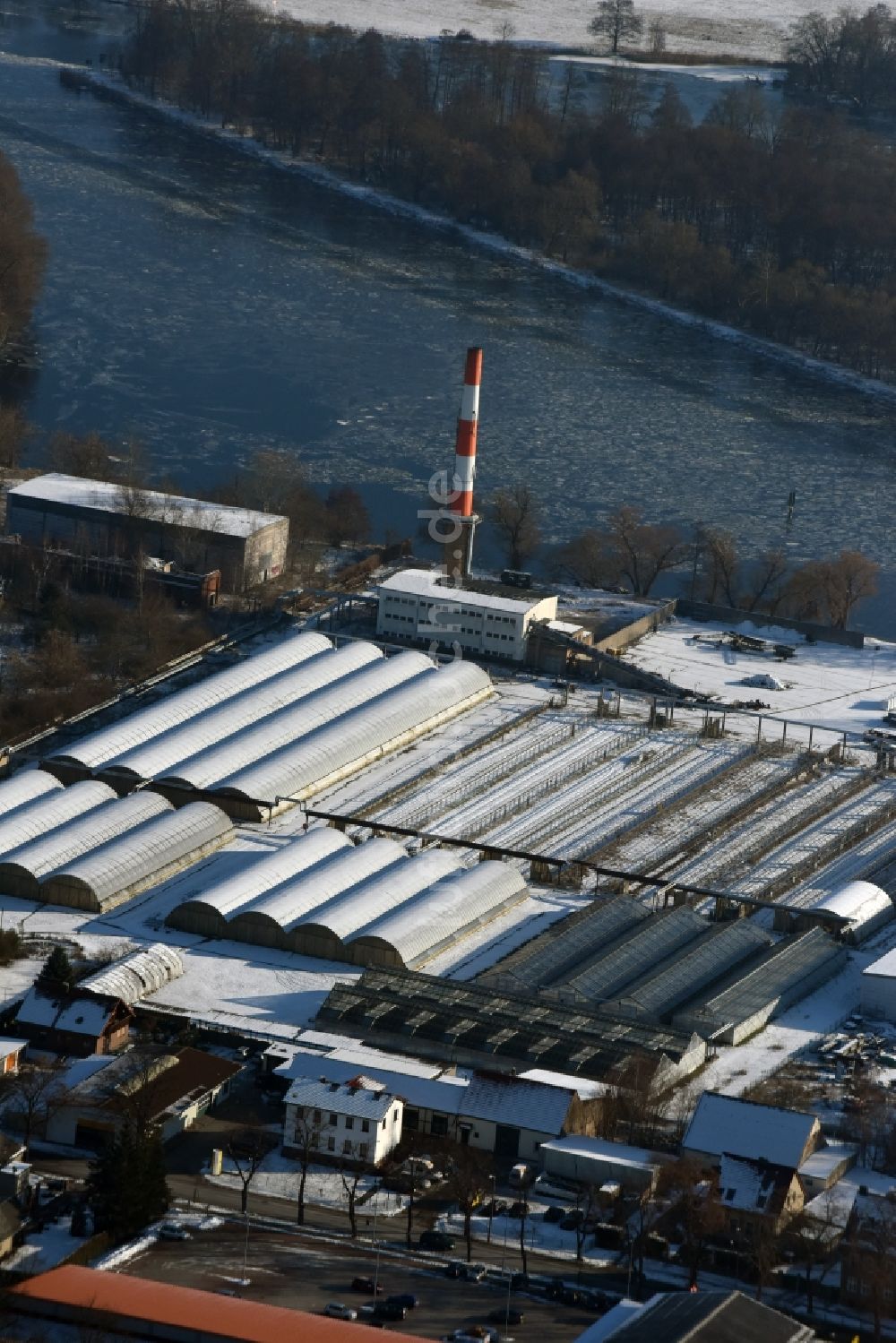 Luftbild Brandenburg an der Havel - Gewerbegebiet an der Krakauer Landstraße mit dem Yacht - Hafen Havel Marin und der in Brandenburg an der Havel im Bundesland Brandenburg