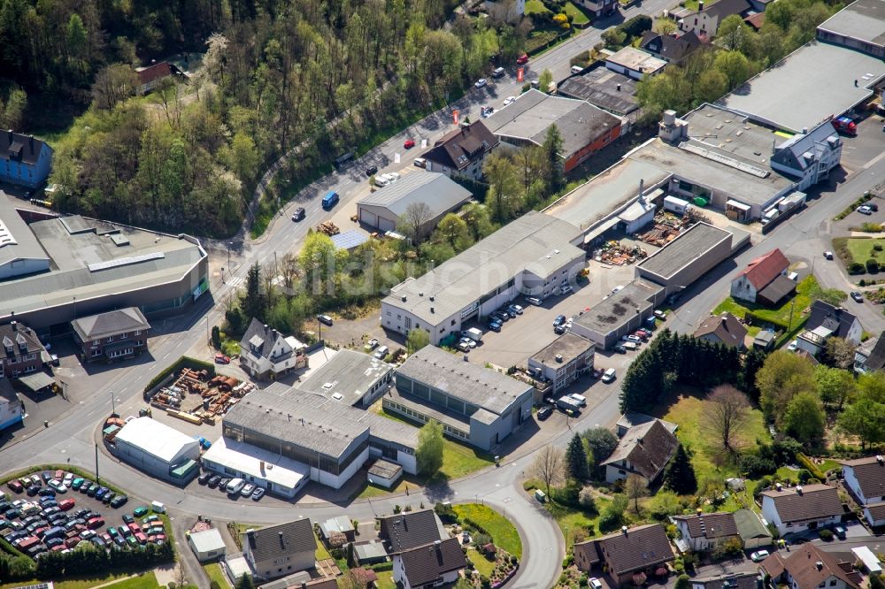 Luftbild Netphen - Gewerbegebiet an der Kreuztaler Straße im Ortsteil Dreis-Tiefenbach in Netphen im Bundesland Nordrhein-Westfalen, Deutschland