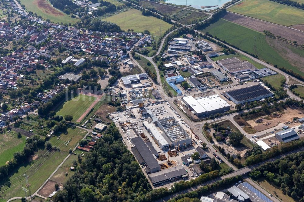 Luftbild Huttenheim - Gewerbegebiet In der Kuhweid mit SAB Trade & Services GmbH, Frank und Waldenberger GmbH, airwasol und Ledo Plus in Huttenheim im Bundesland Baden-Württemberg, Deutschland