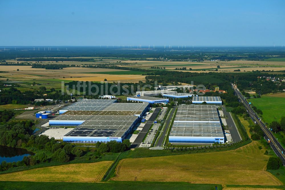 Plötzin aus der Vogelperspektive: Gewerbegebiet Magna Park in Plötzin im Bundesland Brandenburg, Deutschland