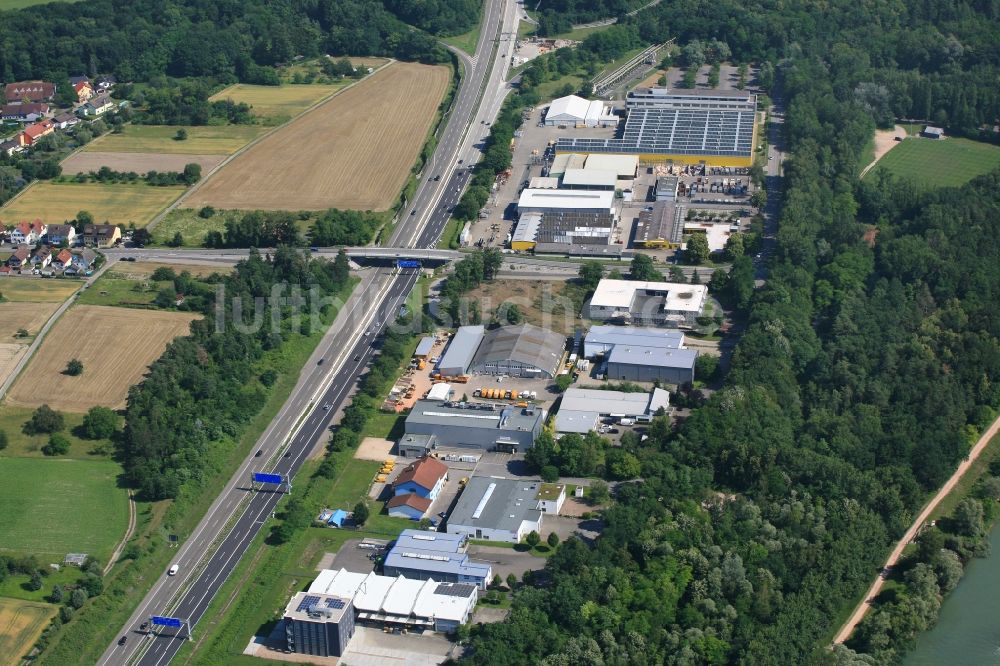 Weil am Rhein aus der Vogelperspektive: Gewerbegebiet Märkt in Weil am Rhein im Bundesland Baden-Württemberg, Deutschland