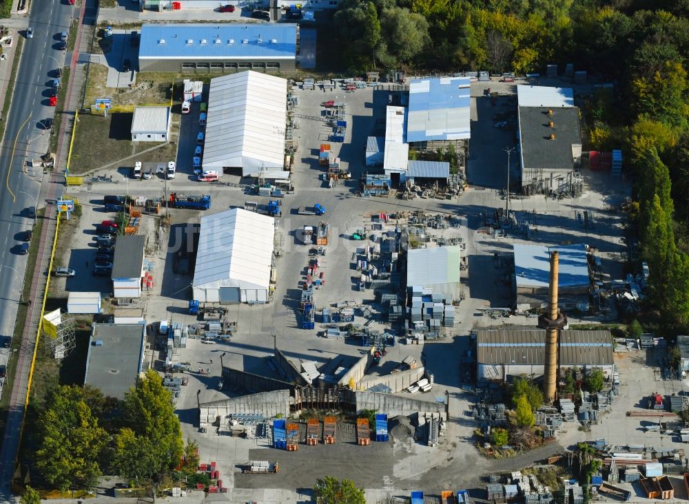 Luftbild Berlin - Gewerbegebiet der Neumann Gerüstbau GmbH an der Bitterfelder Straßeaße im Ortsteil Marzahn in Berlin, Deutschland