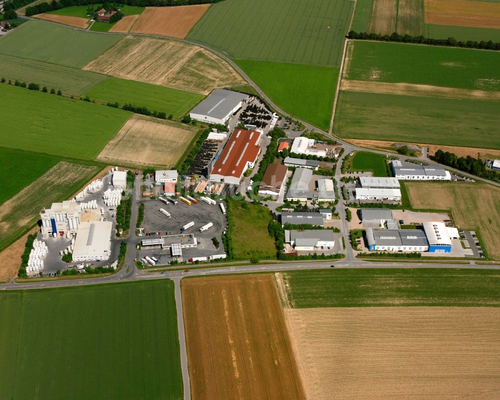 Niederwinkling aus der Vogelperspektive: Gewerbegebiet in Niederwinkling im Bundesland Bayern, Deutschland