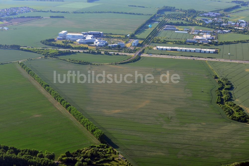 Barleben von oben - Gewerbegebiet im Norden der Bundesautobahn A2 und im Süden der Ortsgemeinde Barleben im Bundesland Sachsen-Anhalt